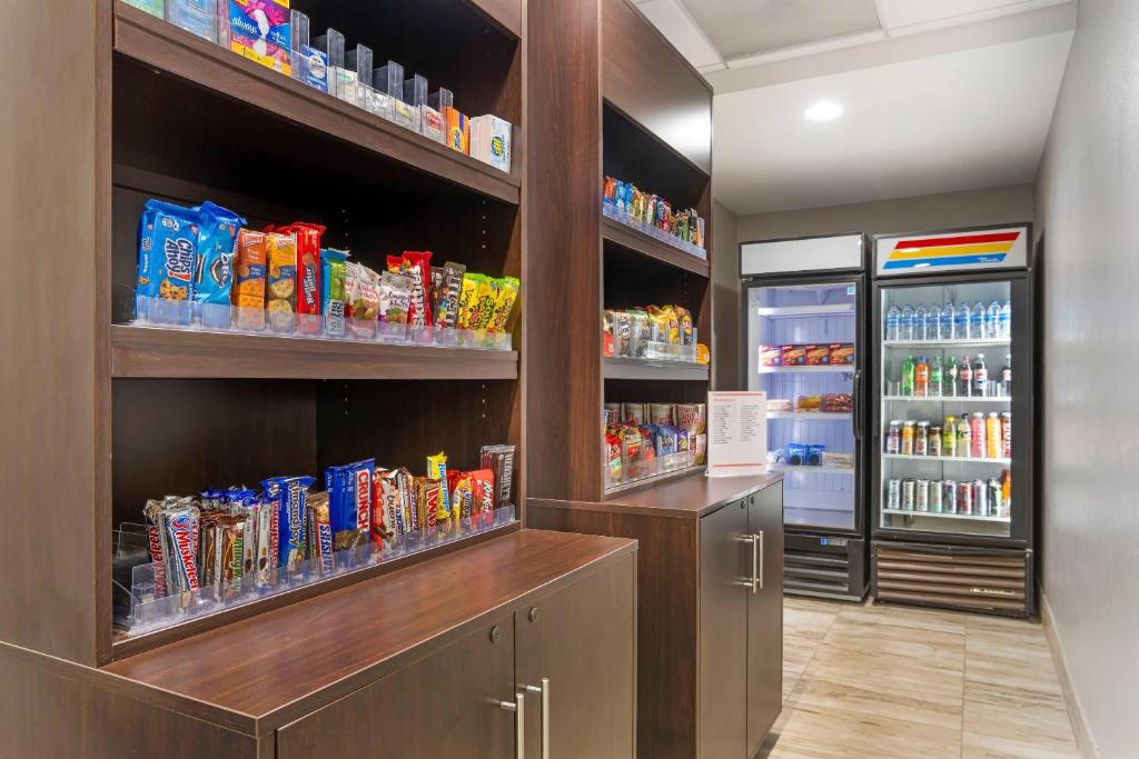 Comfort Suites near Birkdale Village- Huntersville photo
