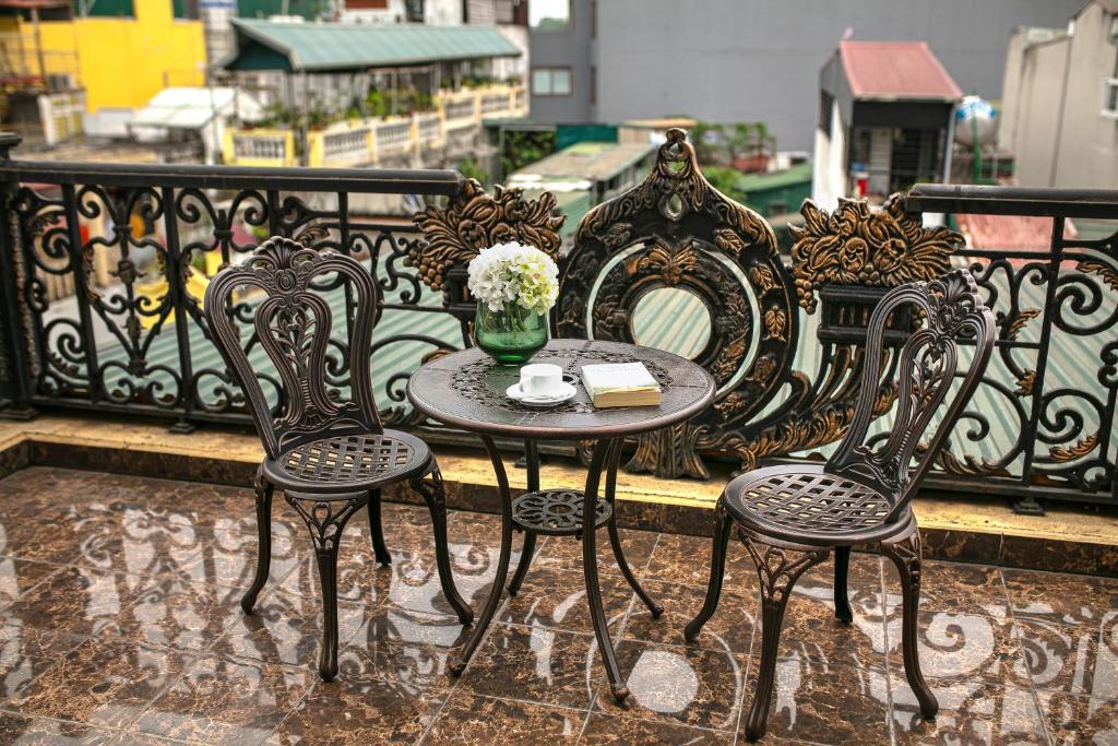 Phòng Giường Đôi Có Sân Trong