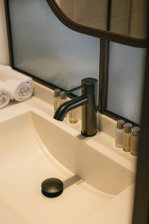 Golden Tulip Avignon Le Paradou - Resim 44