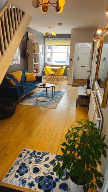 Χώρος καθιστικού στο Whole House with a private garden and terrace, central Brighton