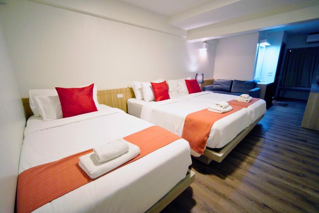 
Deluxe Triple Room with Window
