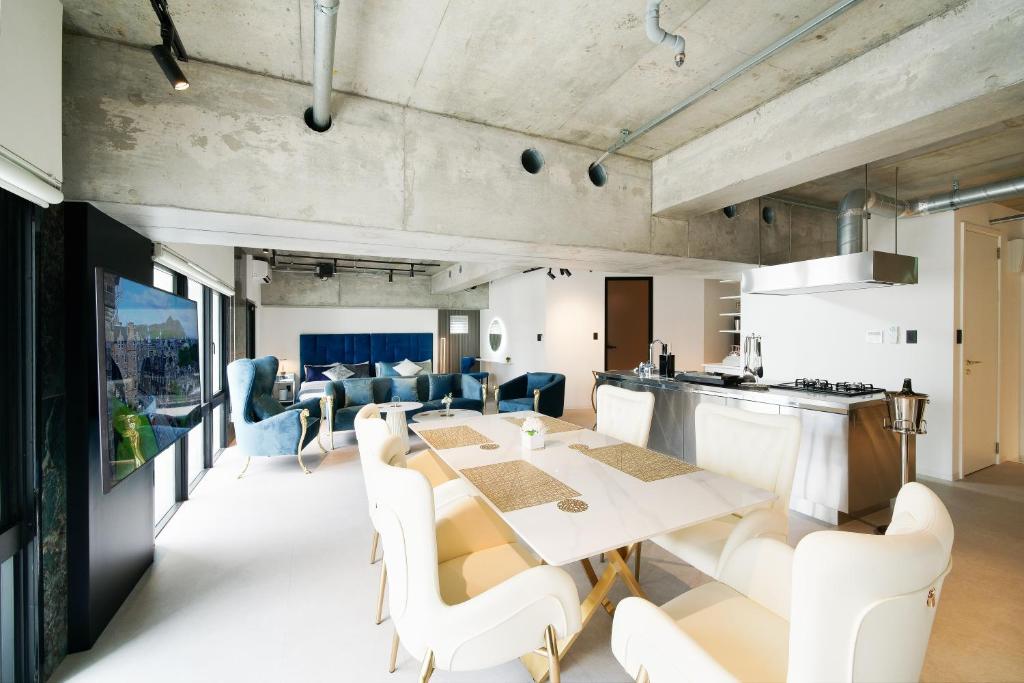 Η κουζίνα ή μικρή κουζίνα στο Modern Palazzo住吉