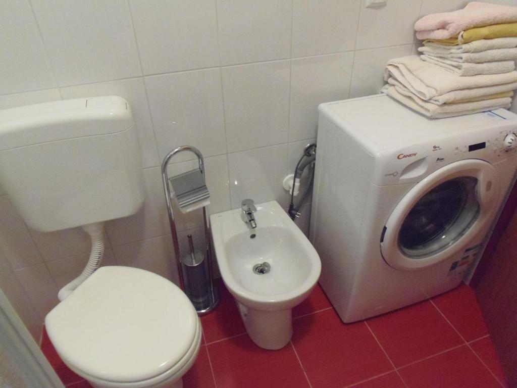 Koupelna v ubytování Apartments Lana