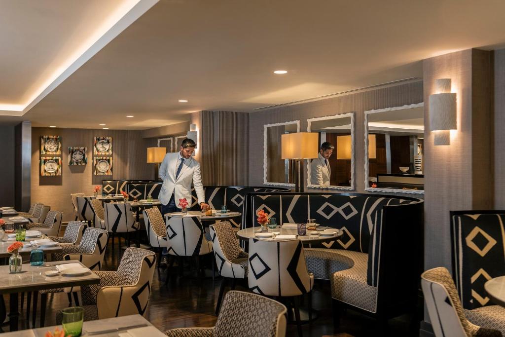 Rocco Forte Hotel Amigo - Resim 8