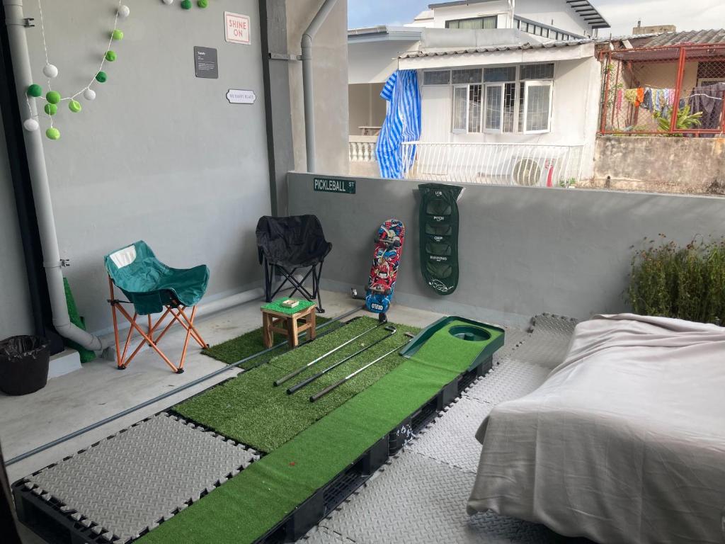 En eller flere senge i et værelse på Best Stay 394 homestay