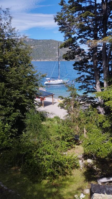 Vivi Bariloche desde el Agua Excursiones nauticas