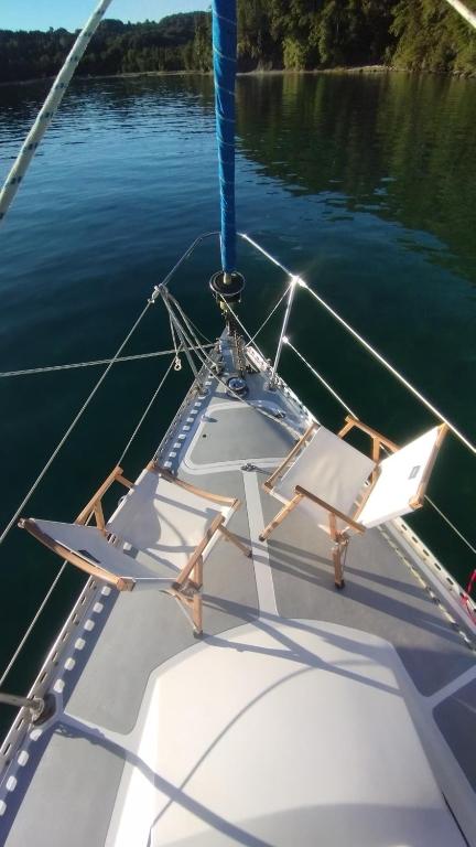 Vivi Bariloche desde el Agua Excursiones nauticas