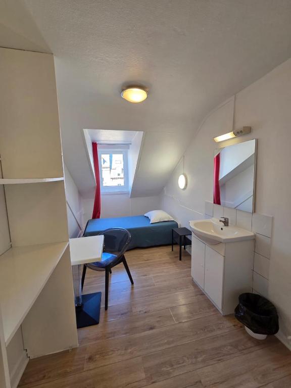 Budget Hôtel Weber - Strasbourg Centre Gare - Resim 16