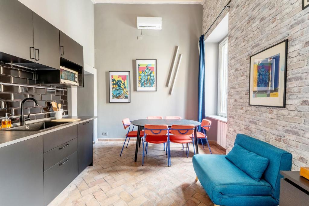 The Pantheon Gallery, in the Center of Rome, Řím (aktualizované ceny na ...