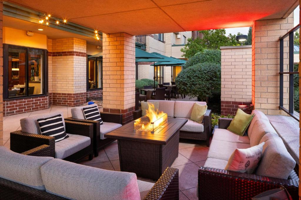 Courtyard by Marriott Bloomington Mall of America photo