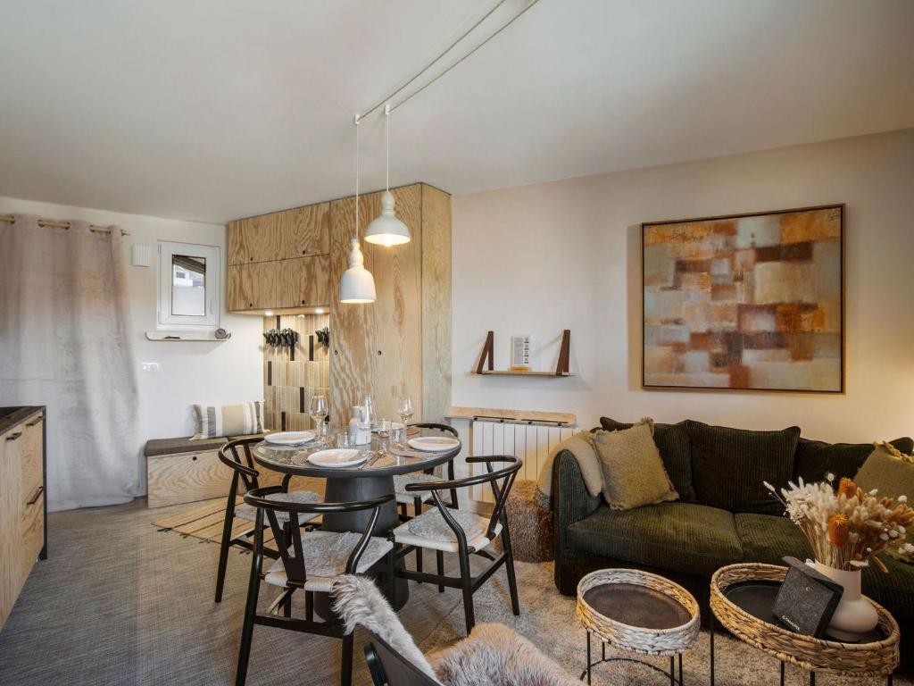 Appartement cosy aux pieds des pistes avec balcon