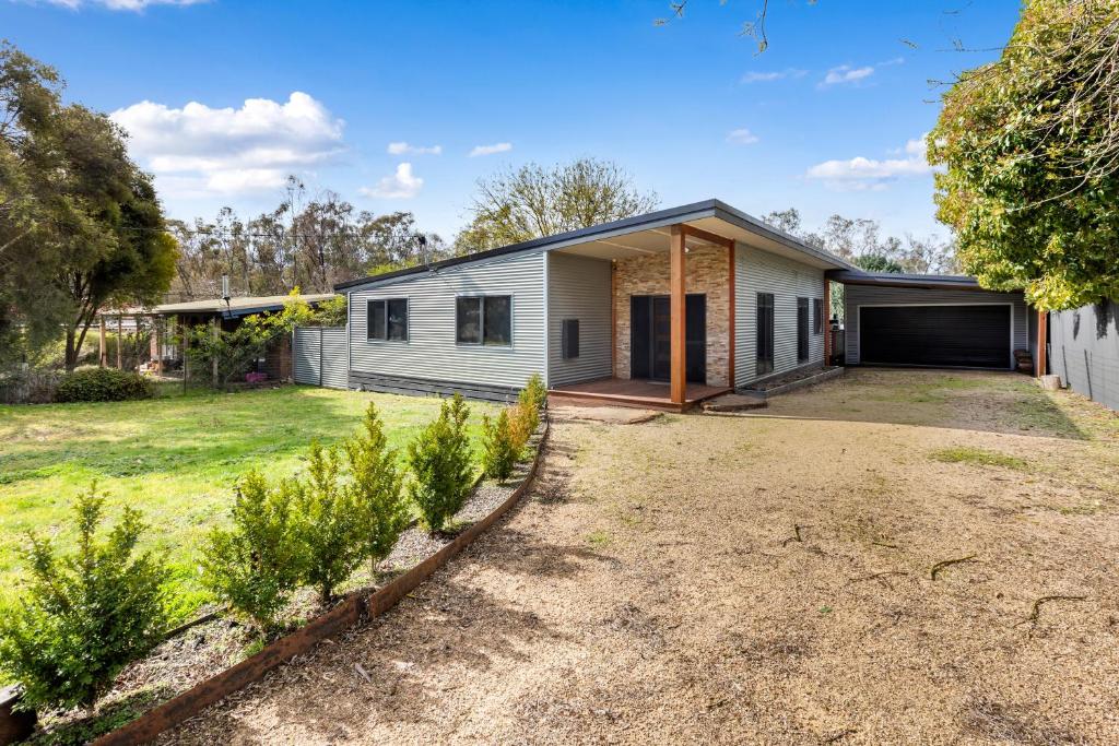 Το κτήριο όπου στεγάζεται  η παραθεριστική κατοικία