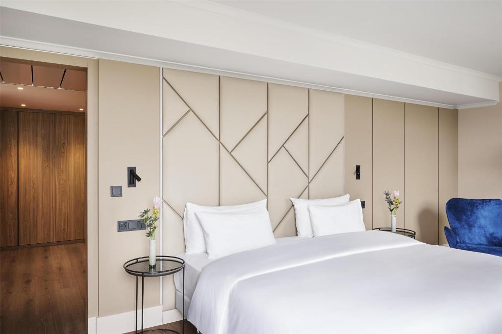 NH Berlin Kurfürstendamm - Resim 17