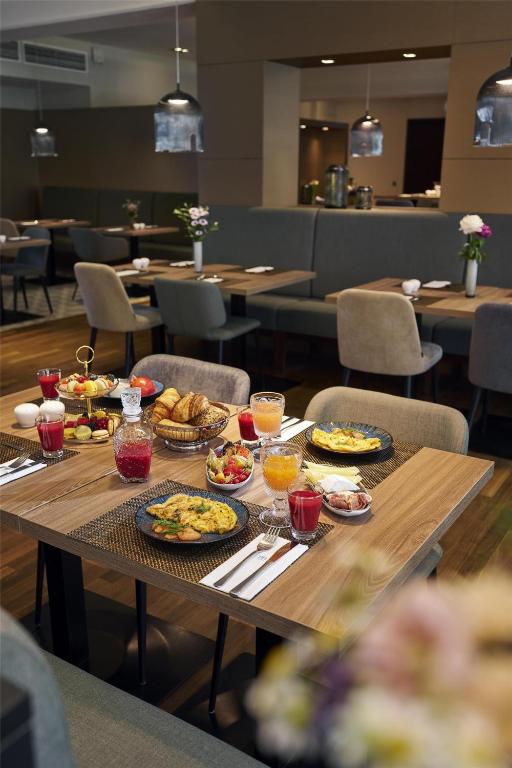 NH Berlin Kurfürstendamm - Resim 26