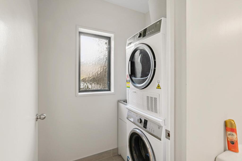 Woodbury Retreat Panoramic Views