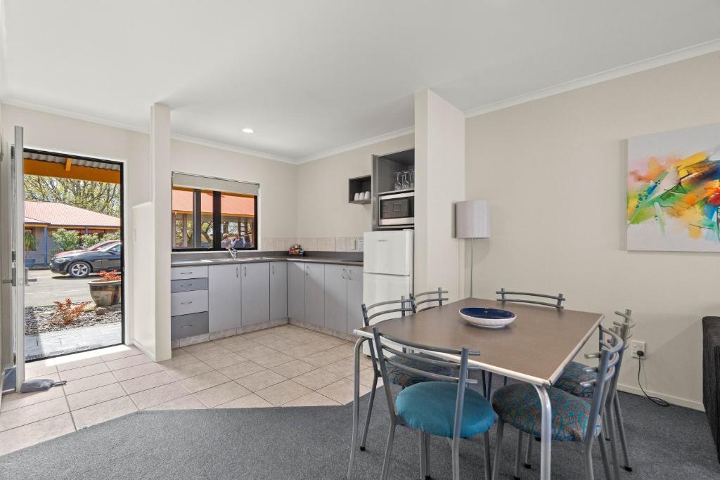 ASURE Oak Estate Motor Lodge - Resim 34