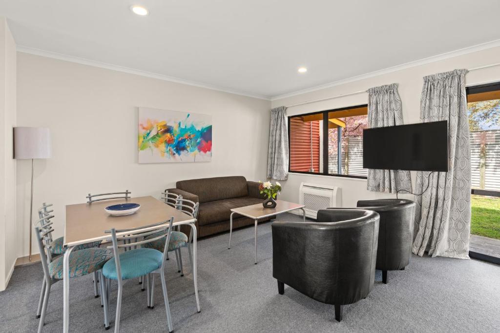 ASURE Oak Estate Motor Lodge - Resim 33