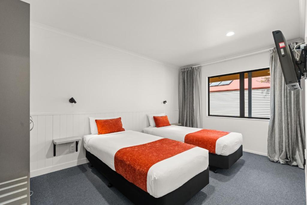 ASURE Oak Estate Motor Lodge - Resim 45