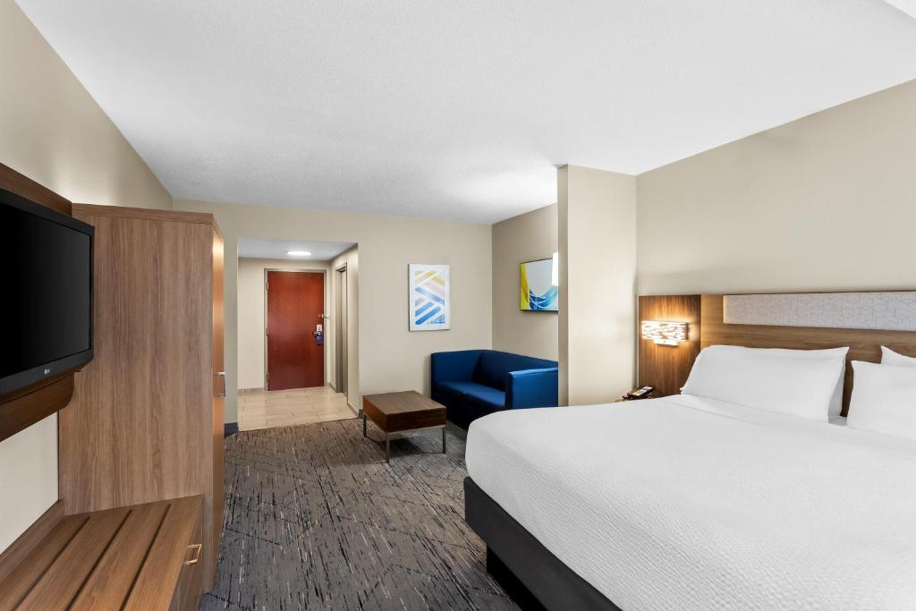 Holiday Inn Express Hotel & Suites Charleston-Southridge by IHG photo