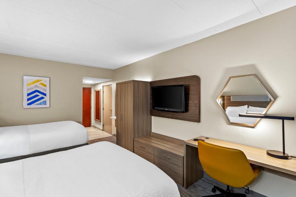Holiday Inn Express Hotel & Suites Charleston-Southridge by IHG photo
