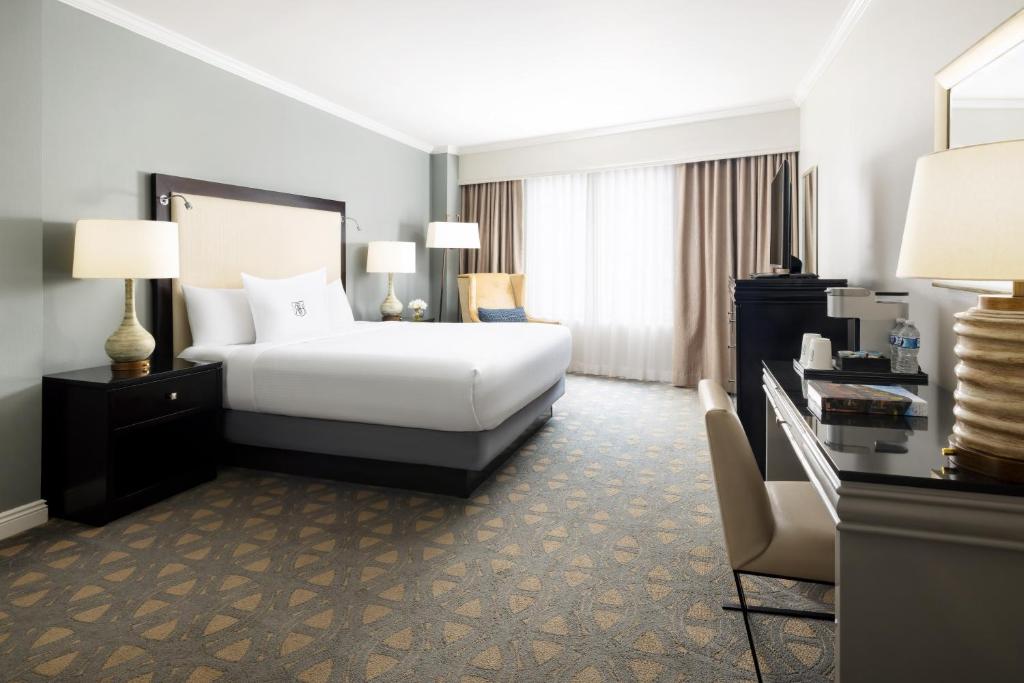 Omni Riverfront New Orleans - 
