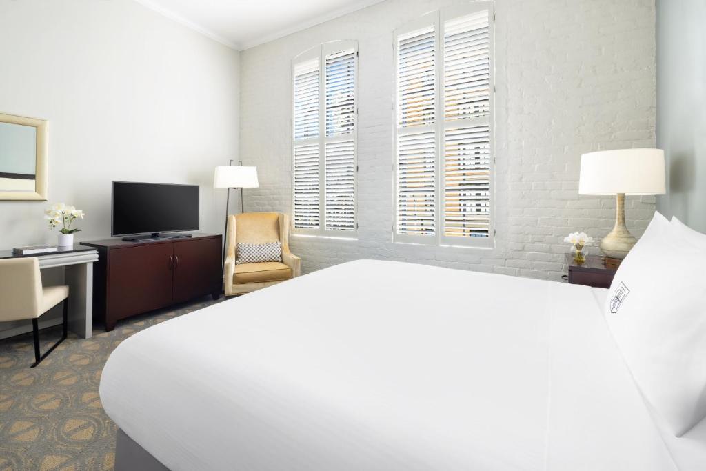 Omni Riverfront New Orleans - 