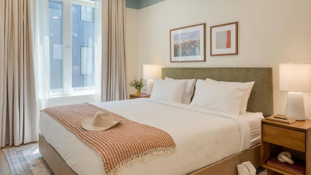 1 Bedroom King Suite