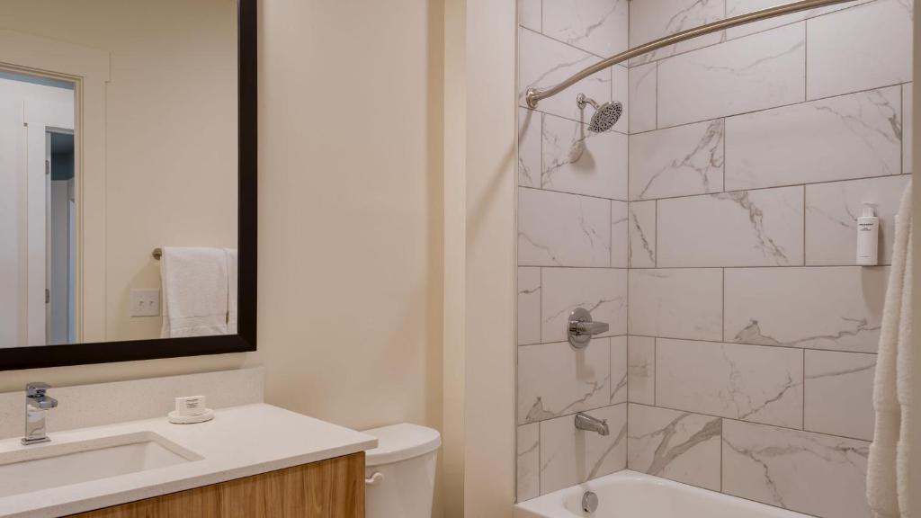 The Gilmore, an AvantStay Hotel photo