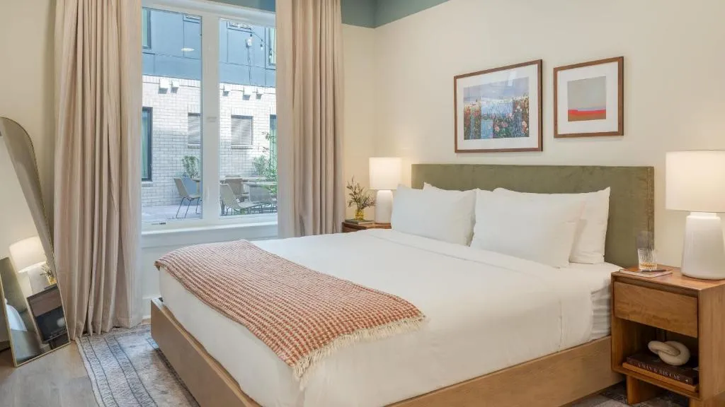 1 Bedroom Queen Suite