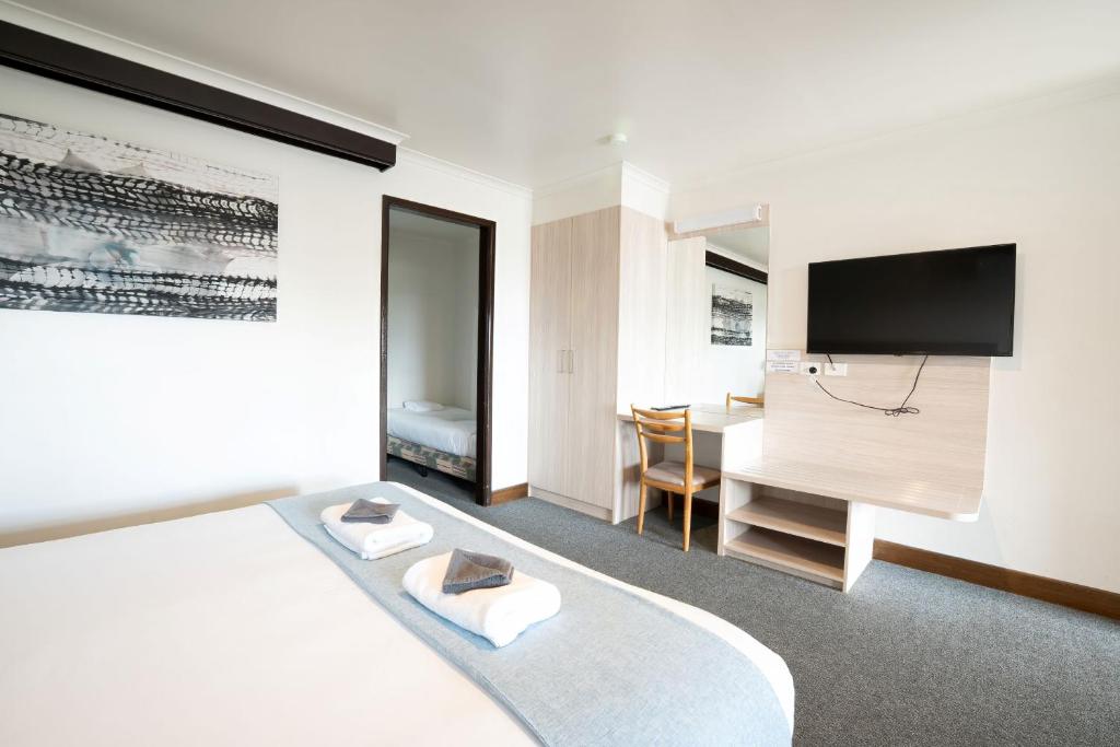 Olde Tudor Hotel - Resim 5