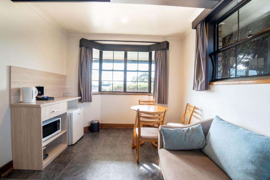 Olde Tudor Hotel - Resim 44