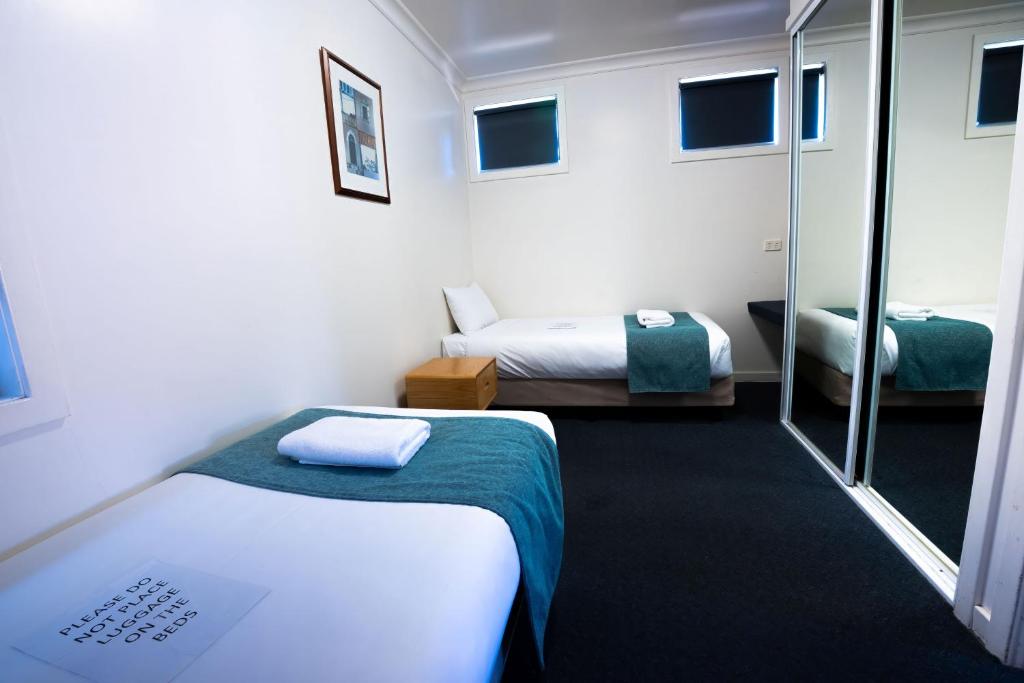 Olde Tudor Hotel - Resim 27