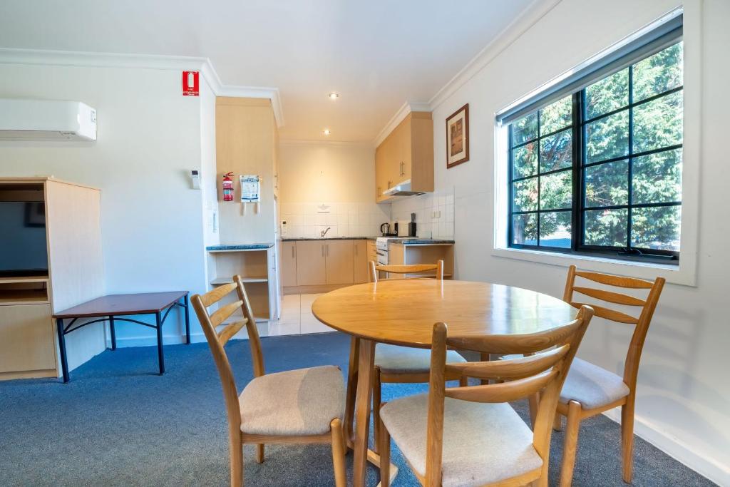 Olde Tudor Hotel - Resim 34