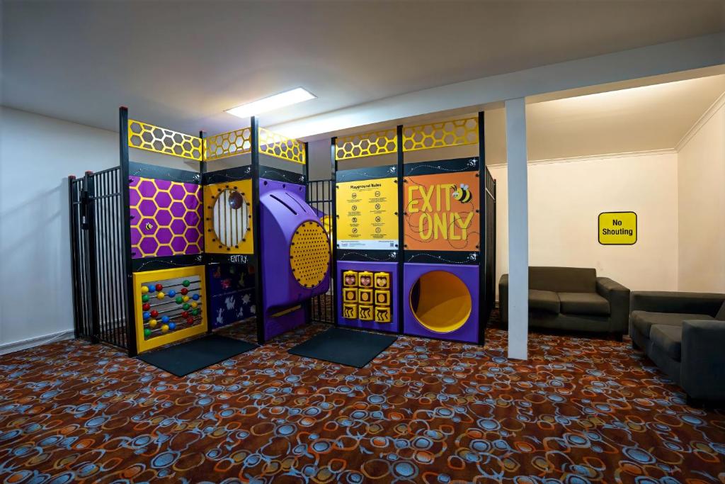 Olde Tudor Hotel - Resim 17