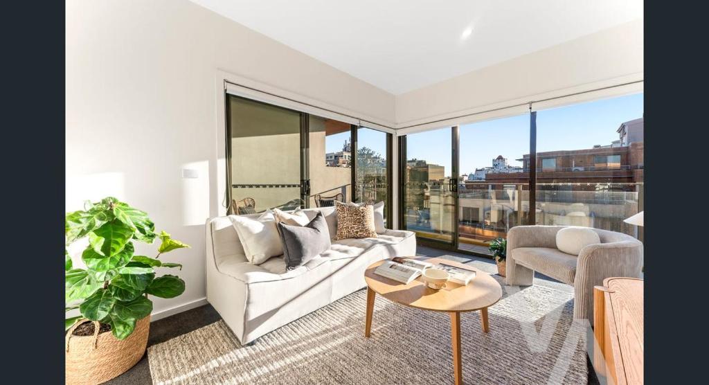 Photo inspiration: Visual Reference: One Bedroom Penthouse With Water Views Newcastle Tarifs Actualisés 2025