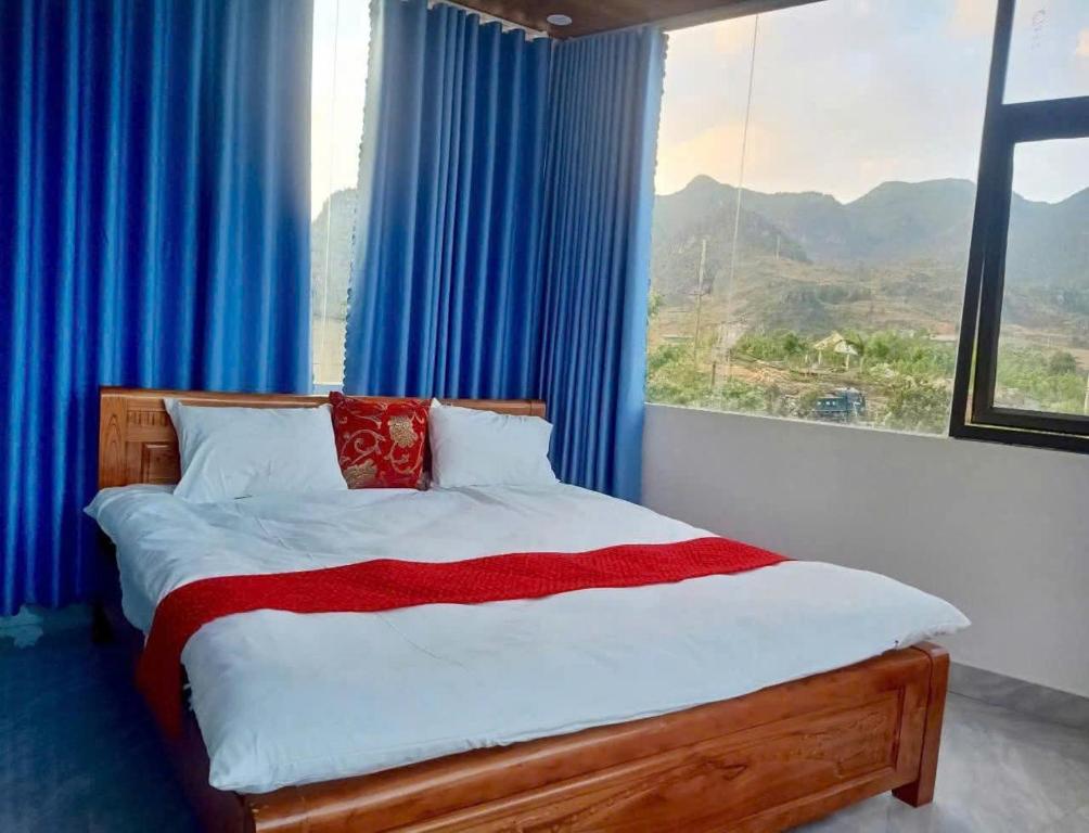 Nespecifikovaný výhled na hory nebo výhled na hory při pohledu z hotelu