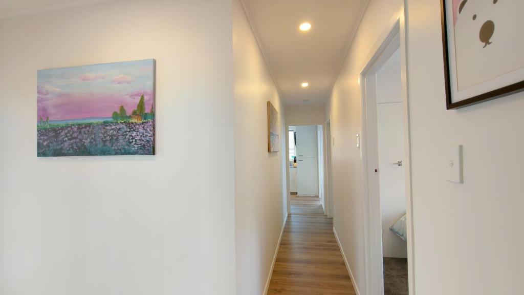 Cozy 3-Bed Home with Backyard near LynnMall - Resim 11