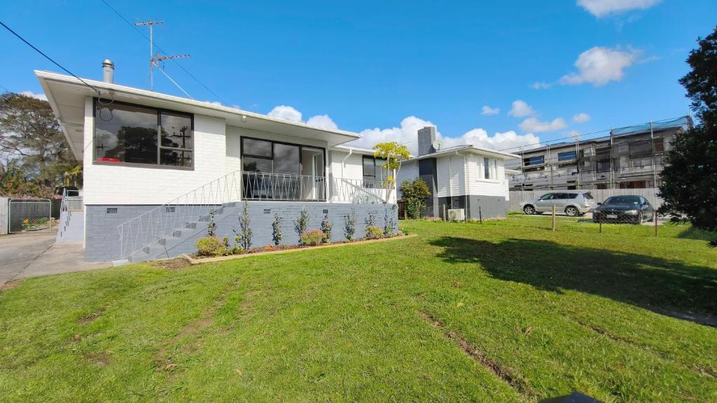 Cozy 3-Bed Home with Backyard near LynnMall - Resim 5