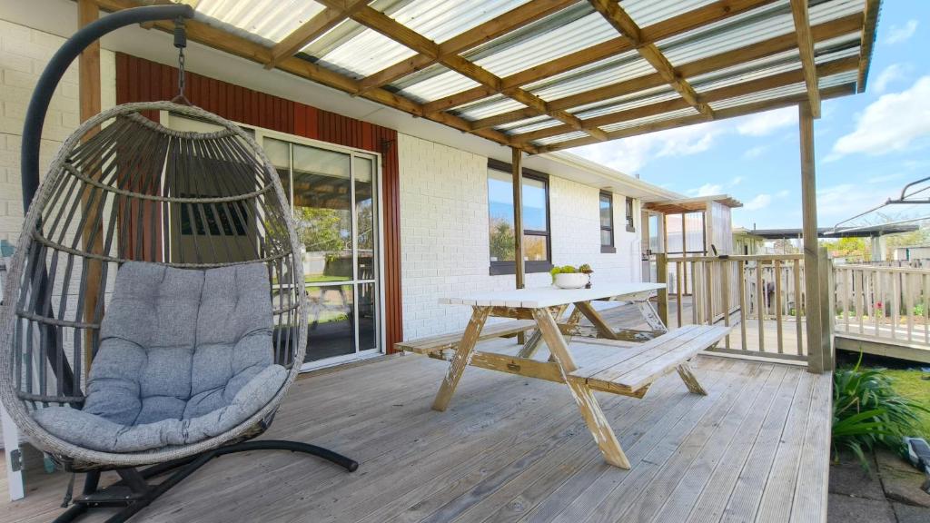 Cozy 3-Bed Home with Backyard near LynnMall - Resim 25