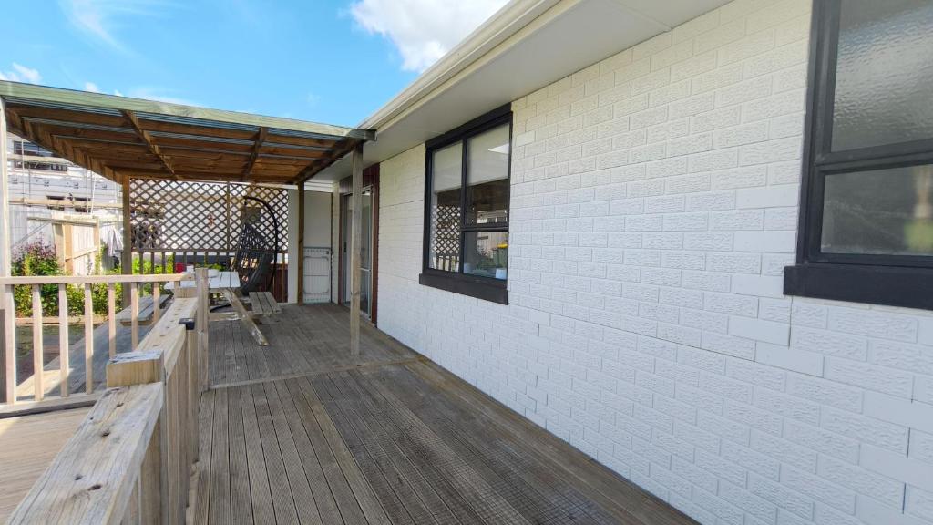 Cozy 3-Bed Home with Backyard near LynnMall - Resim 28