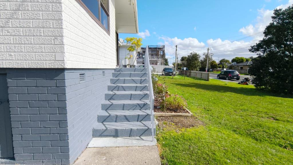 Cozy 3-Bed Home with Backyard near LynnMall - Resim 35