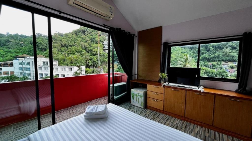 
Family Room with Mountain View
