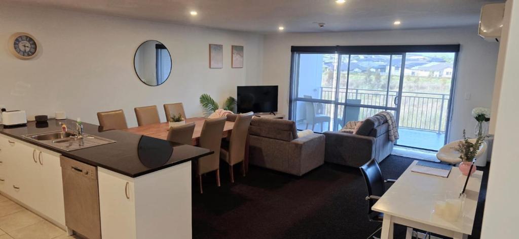 Stylish comfortable stay in Flagstaff Hamilton - Resim 1