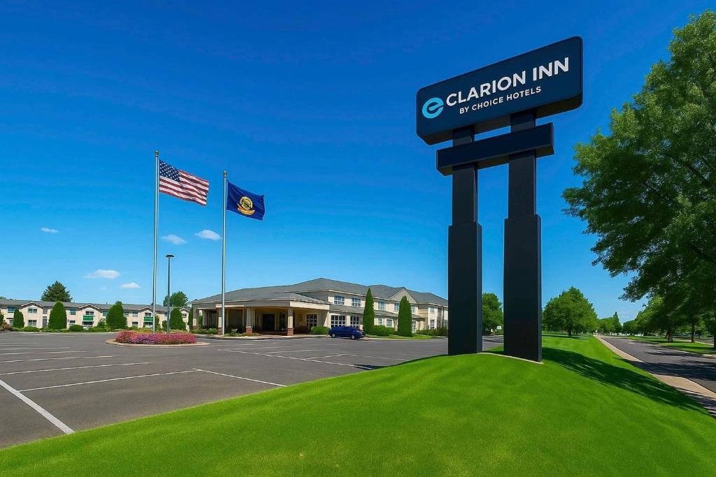 Clarion Inn Idaho Falls Riverfront - Housity