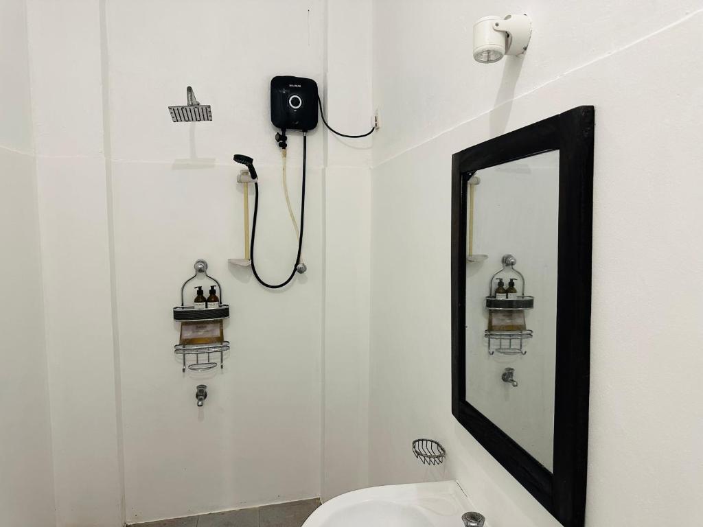 Ocean Air Guesthouse and Villa Weligama - MINUTE TO WAVES - 4