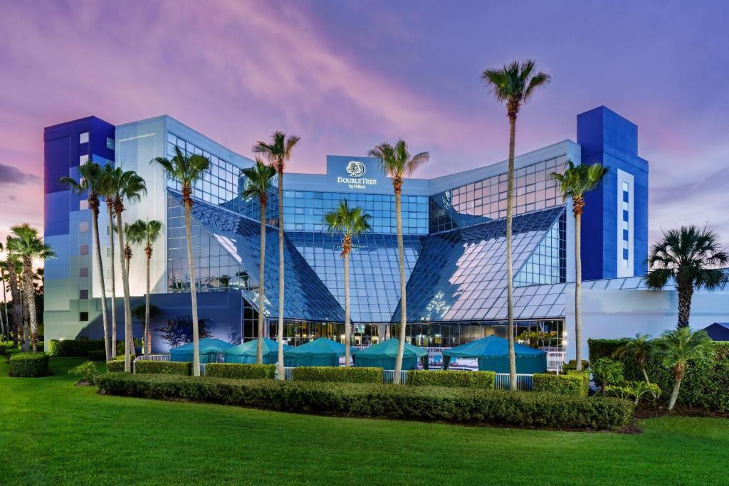 DoubleTree by Hilton Orlando Airport Hotel - Housity