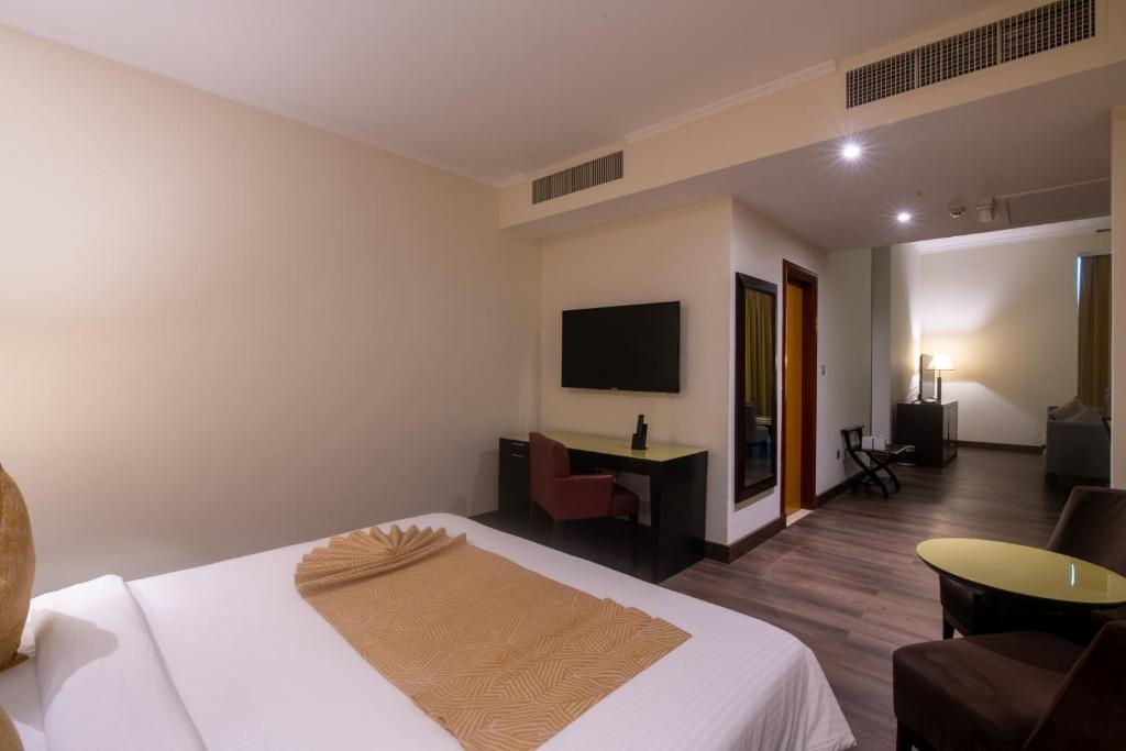 
Deluxe King Suite Smoking
