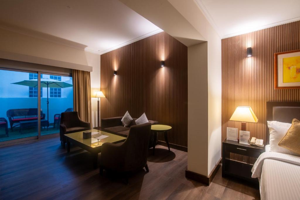 
Junior Suite Non-Smoking
