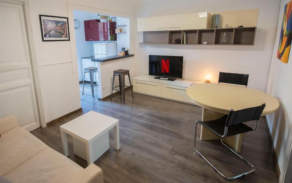Domus Collazia - San Giovanni Apartment