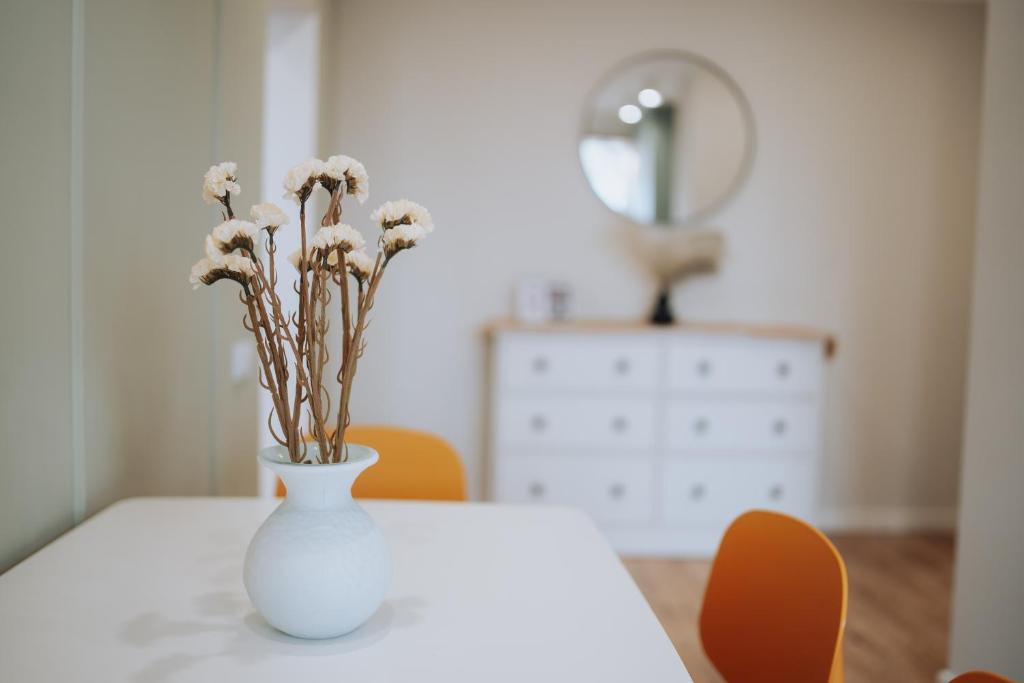 Φωτογραφία από το άλμπουμ του NEW City Center, 2BR Shops, Buses & Cafés στο Kισινάου